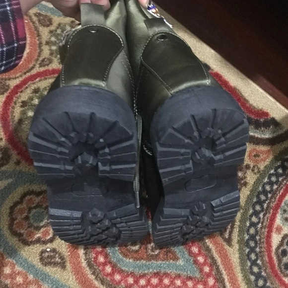 Etc love Oliver green lace up booties -7/8 size - Picture 10 of 12